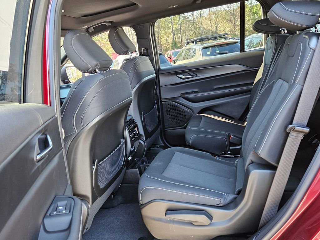 New 2025 Jeep Grand Cherokee L Laredo w/ Luxury Tech Group I image 6