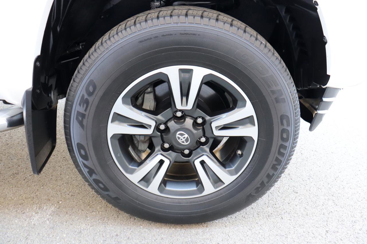 Used 2018 Toyota Tacoma TRD Sport image 76