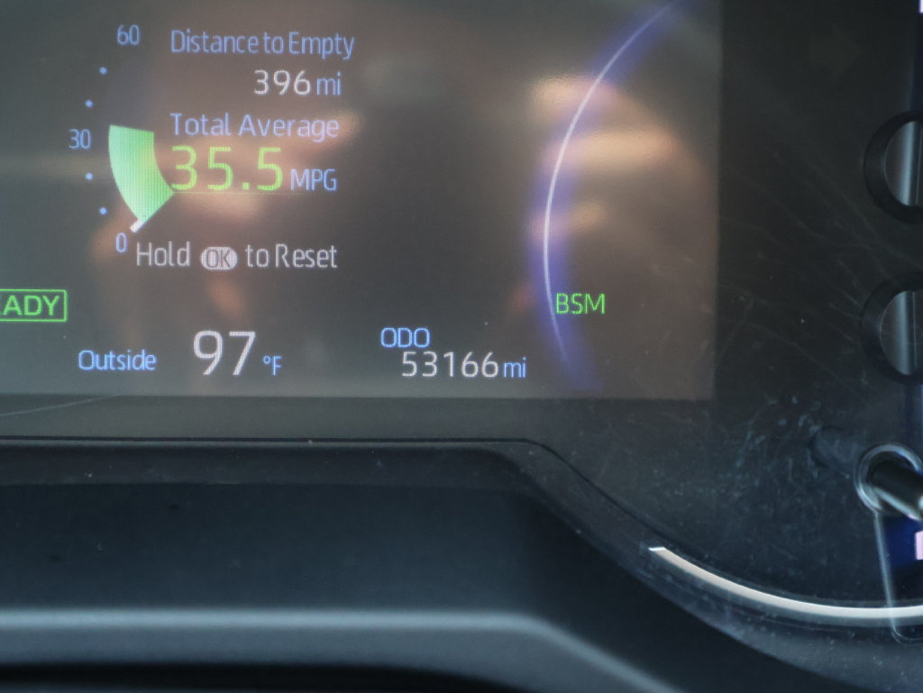 Used 2025 Toyota RAV4 XLE AWD/4WD image 28