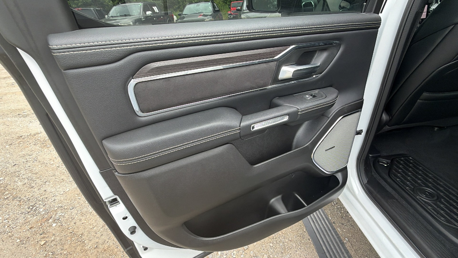 Used 2025 RAM 1500 Laramie w/ Night Edition AWD/4WD image 19