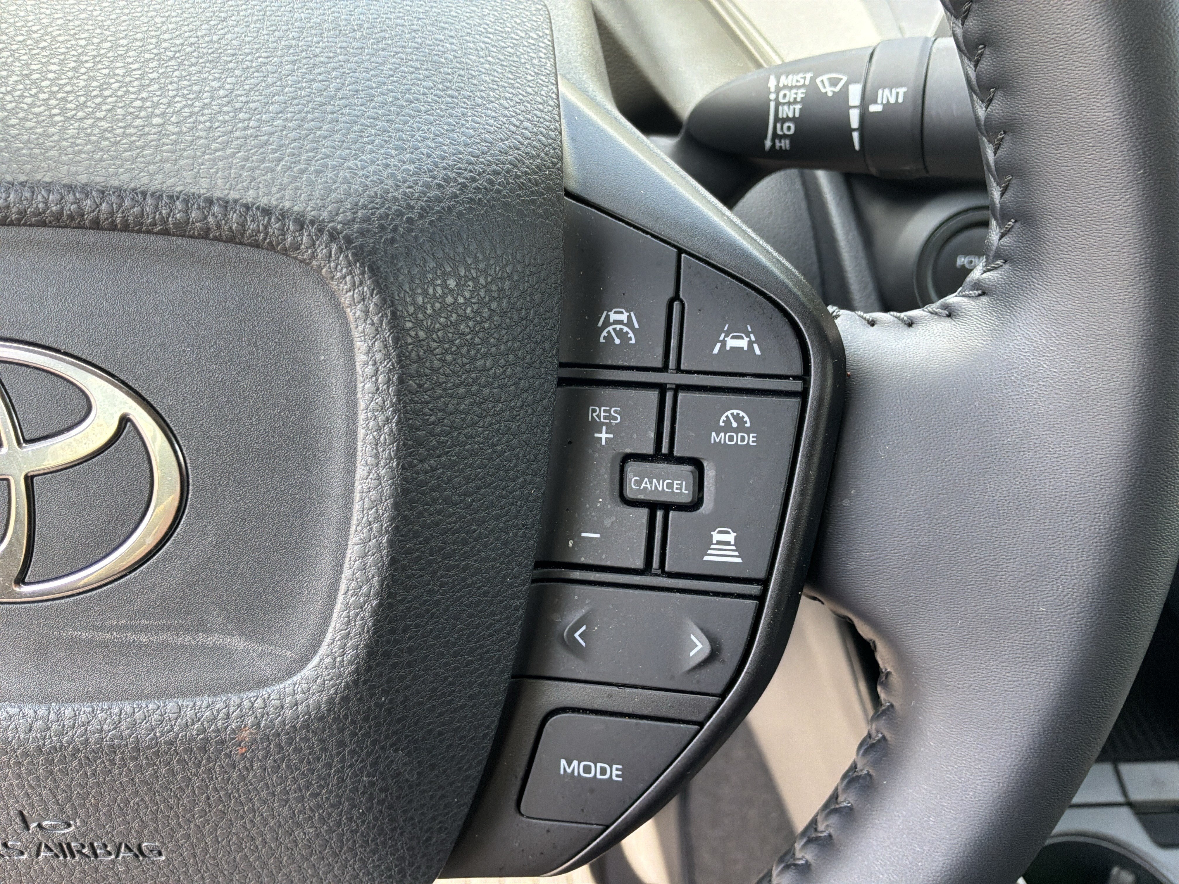 Used 2024 Toyota Prius LE FWD image 20