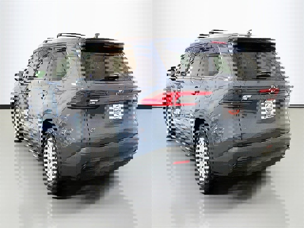 New 2026 Toyota Grand Highlander XLE image 6