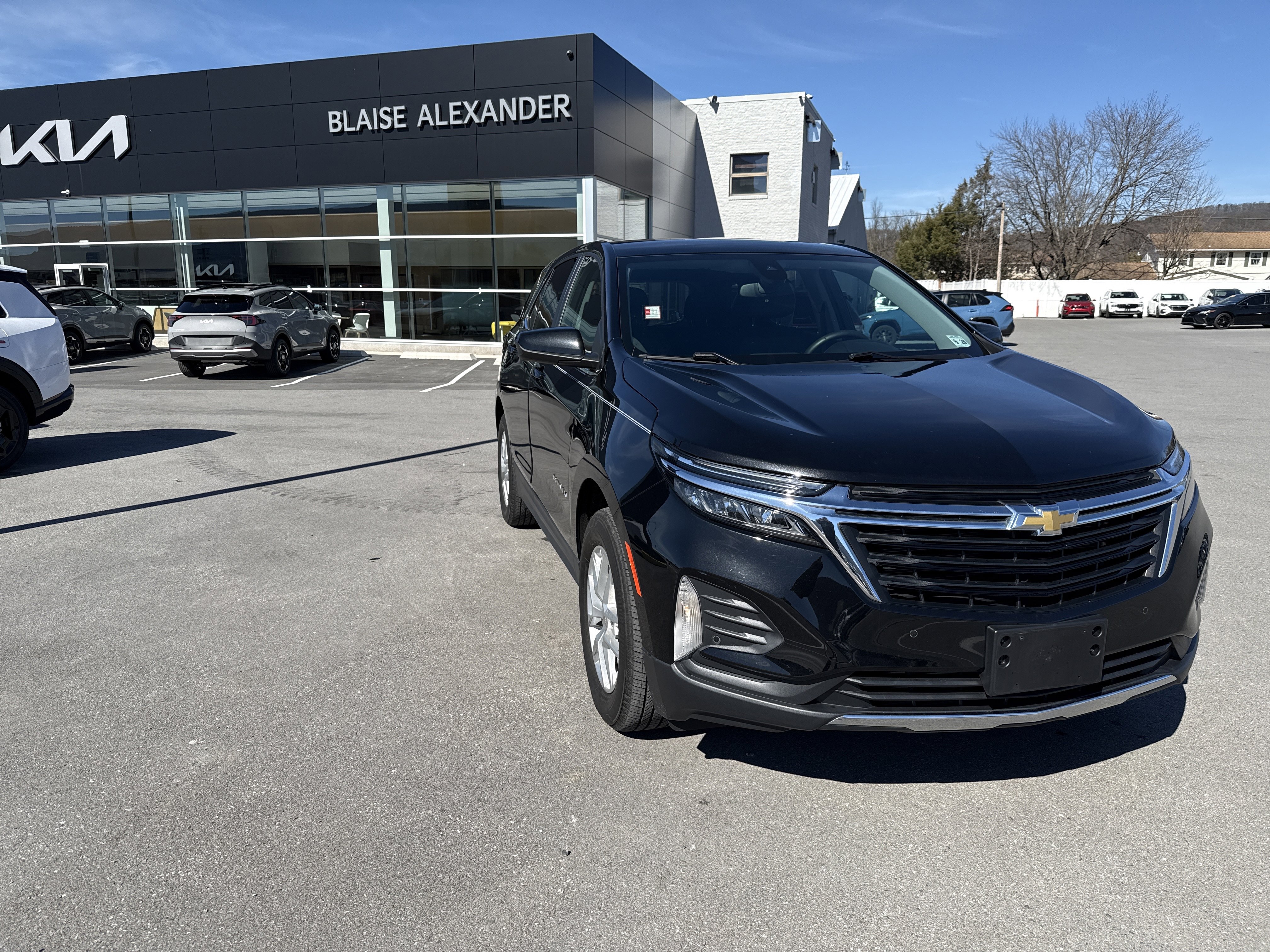 Used 2023 Chevrolet Equinox LT AWD/4WD image 1