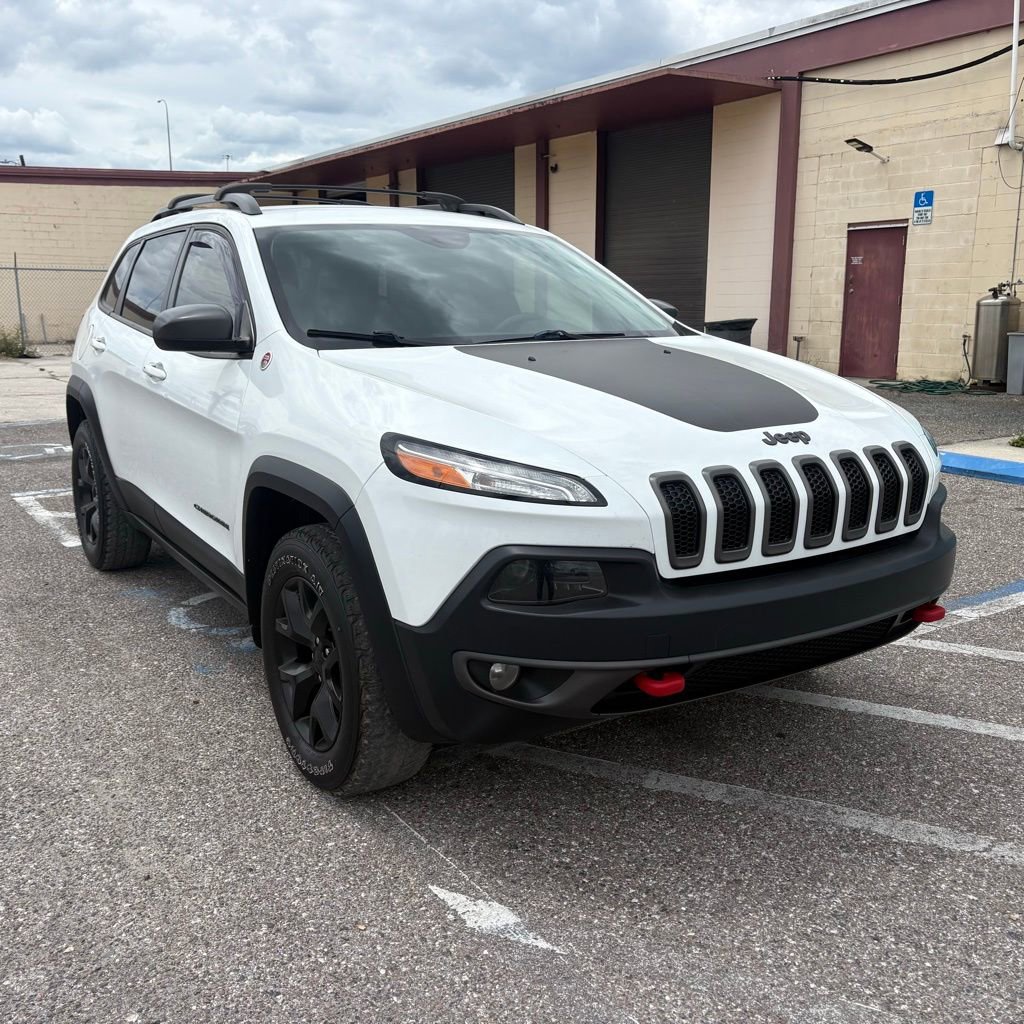 Used 2017 Jeep Cherokee Trailhawk w/ Comfort/Convenience Group AWD/4WD image 1