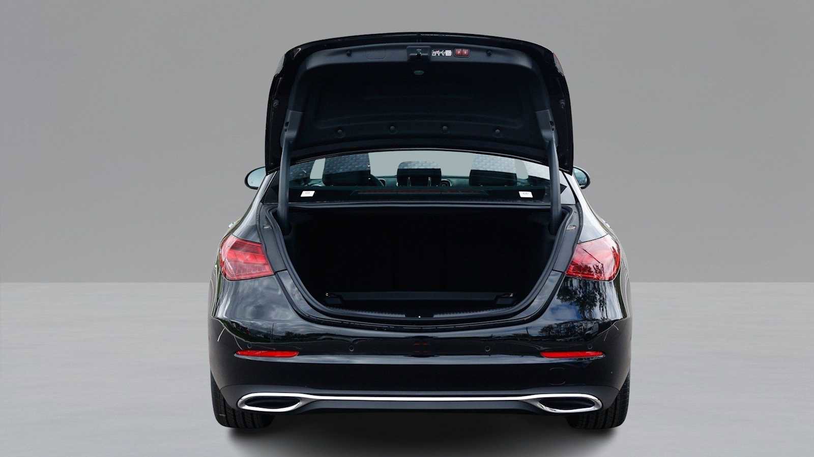 Used 2026 Mercedes-Benz C 300 4MATIC Sedan image 9