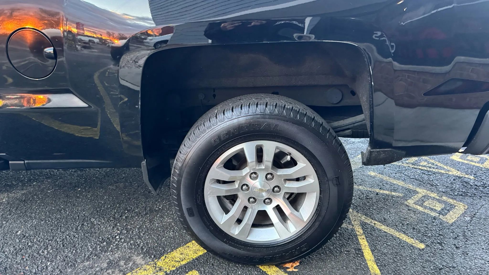 Used 2018 Chevrolet Silverado 1500 LT w/ All Star Edition image 34