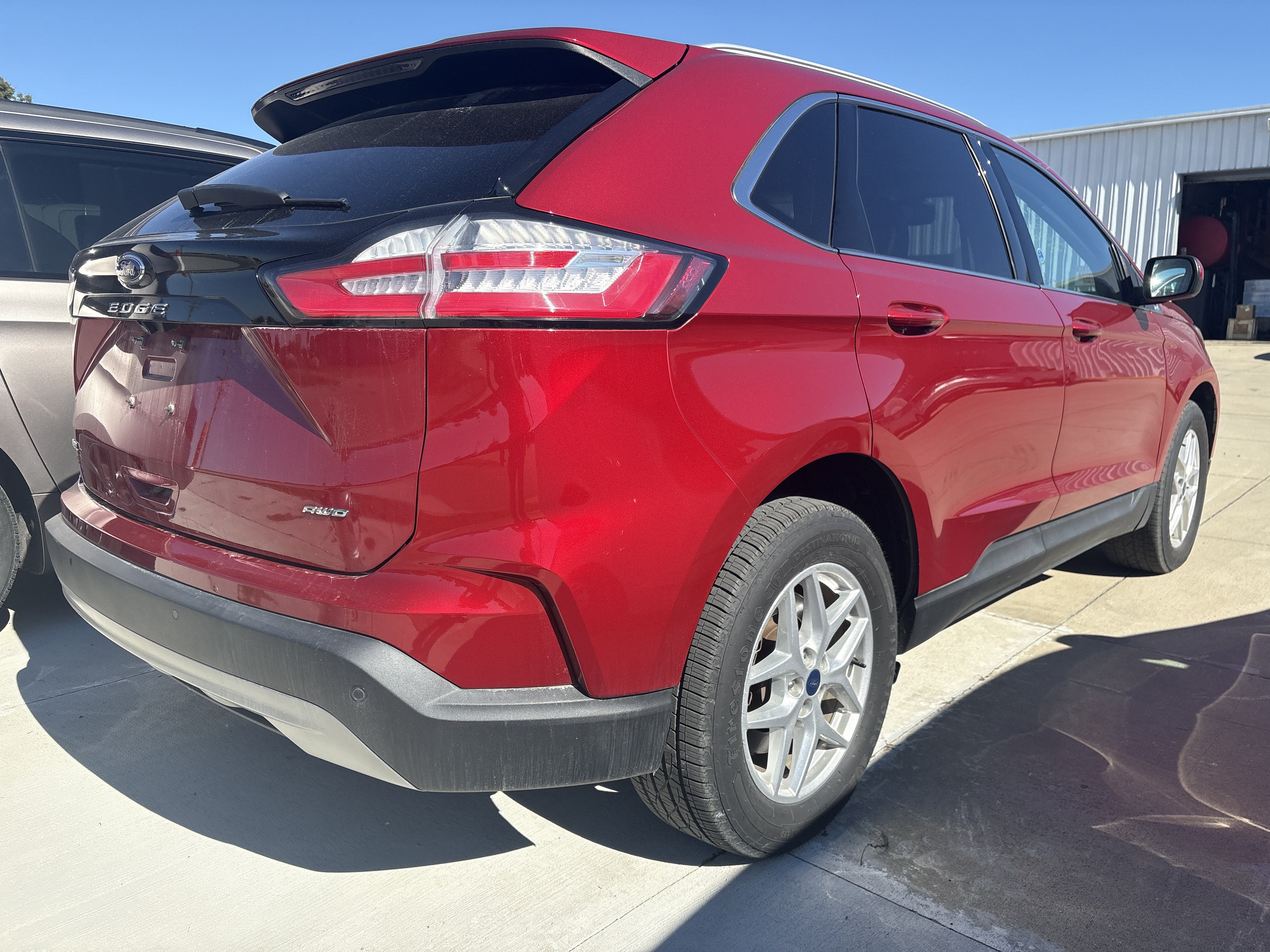 Used 2022 Ford Edge SEL w/ Convenience Package AWD/4WD image 2