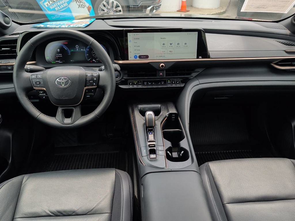 Used 2023 Toyota Crown AWD/4WD image 16