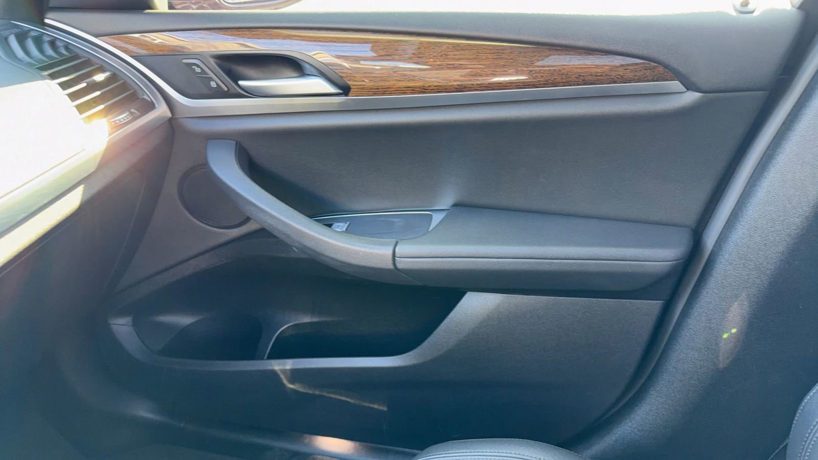 Used 2020 BMW X4 xDrive30i w/ Convenience Package image 24