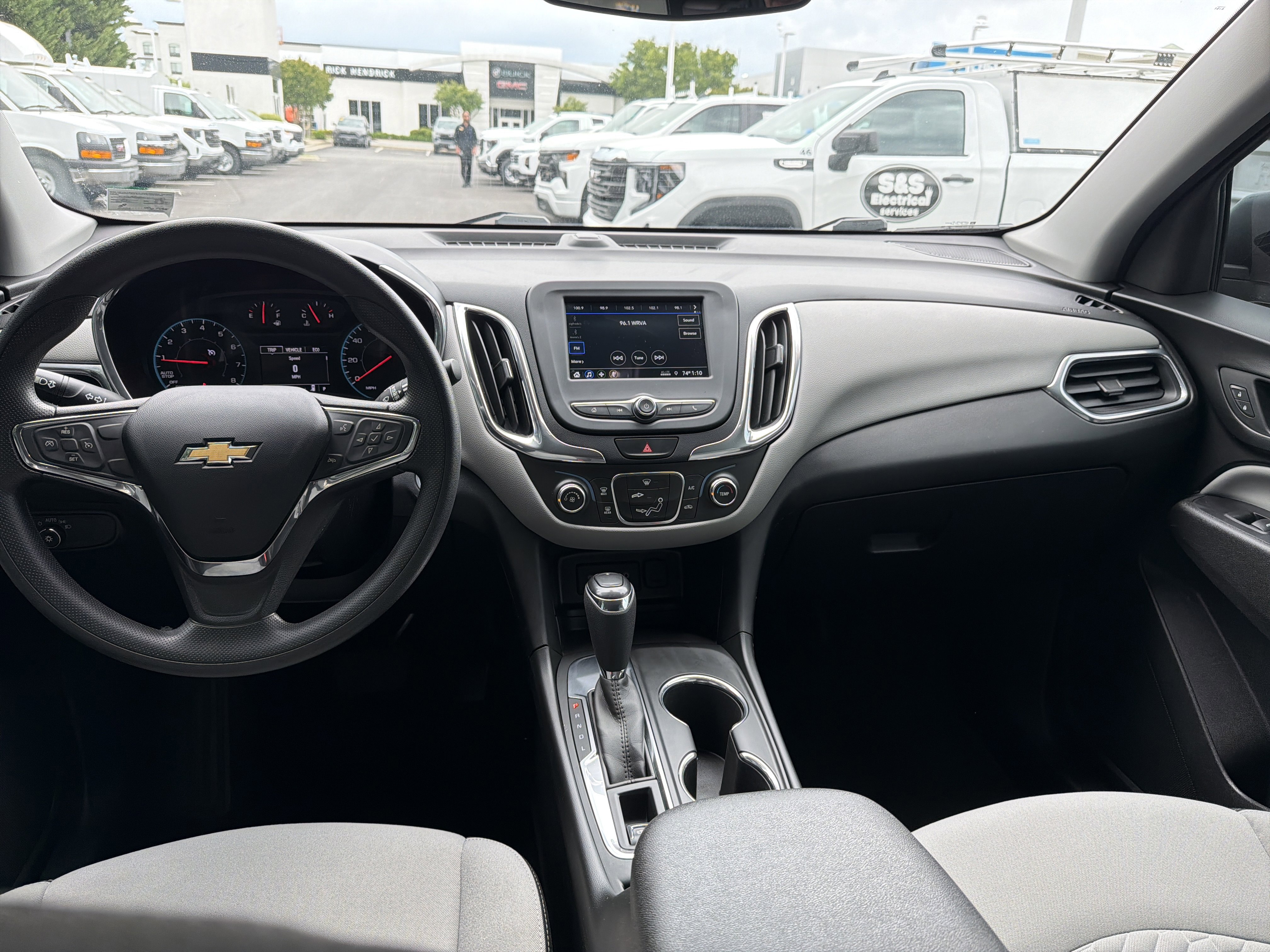 Used 2019 Chevrolet Equinox LS w/ LS Convenience Package FWD image 27