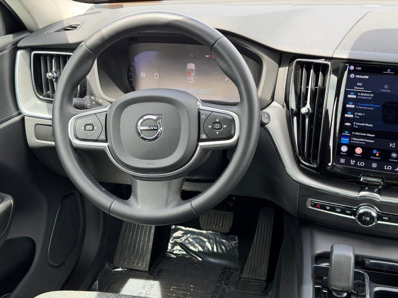 Certified 2023 Volvo XC60 B5 Core AWD/4WD image 13