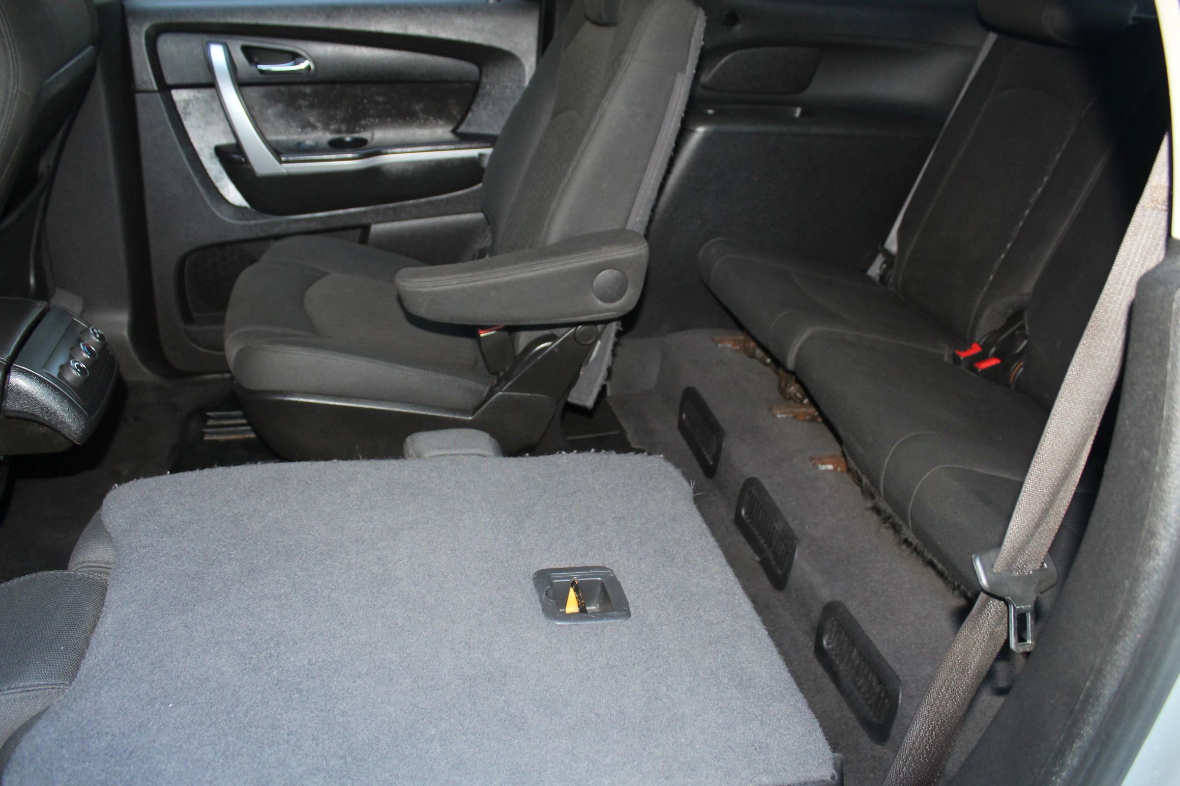 Used 2010 GMC Acadia SLE image 13