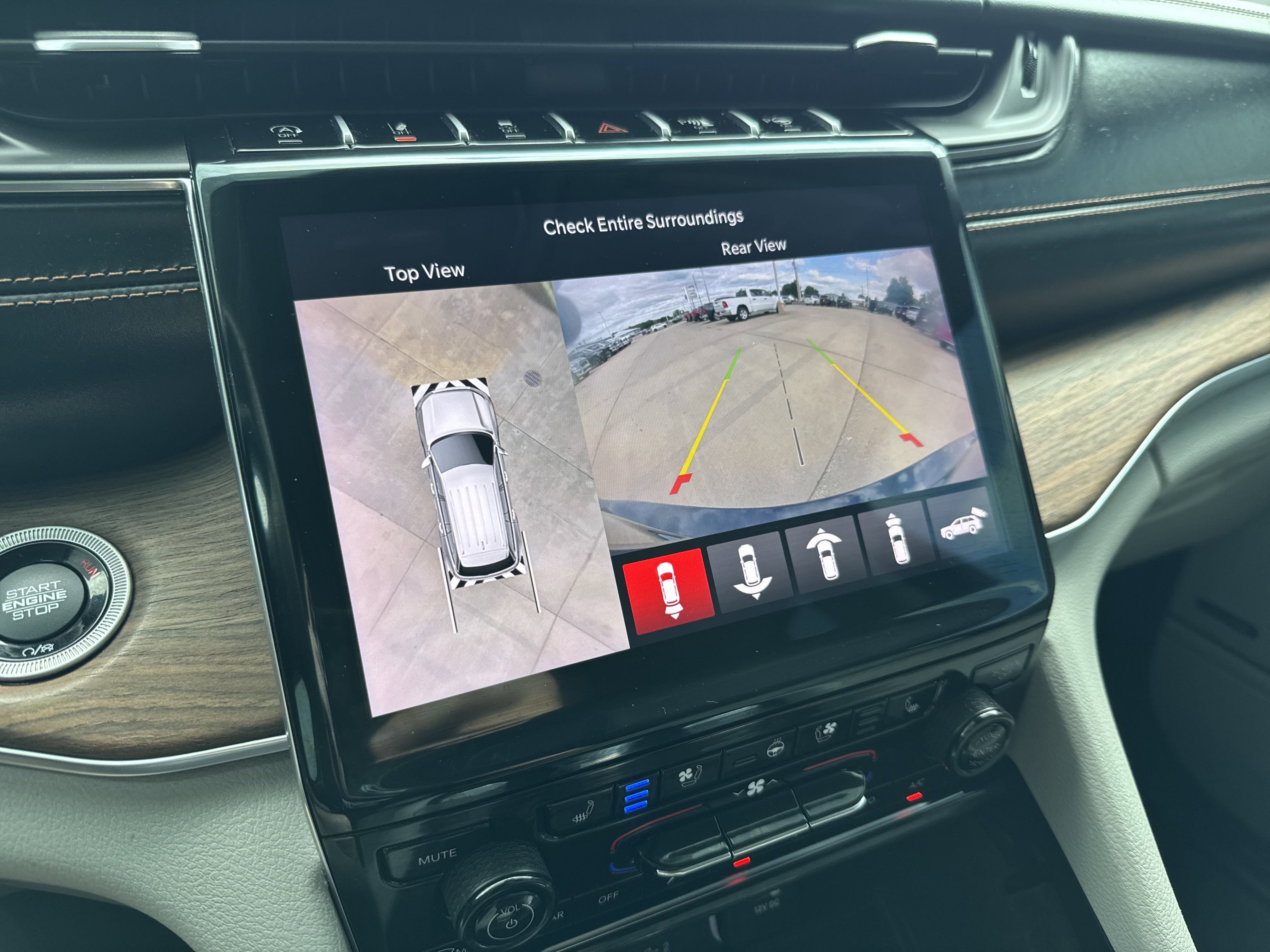 Used 2021 Jeep Grand Cherokee L Summit w/ Luxury Tech Group V image 16