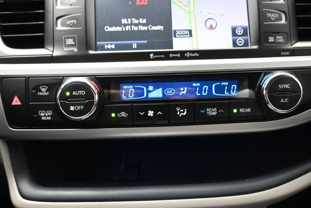 Used 2019 Toyota Highlander Limited AWD/4WD image 15