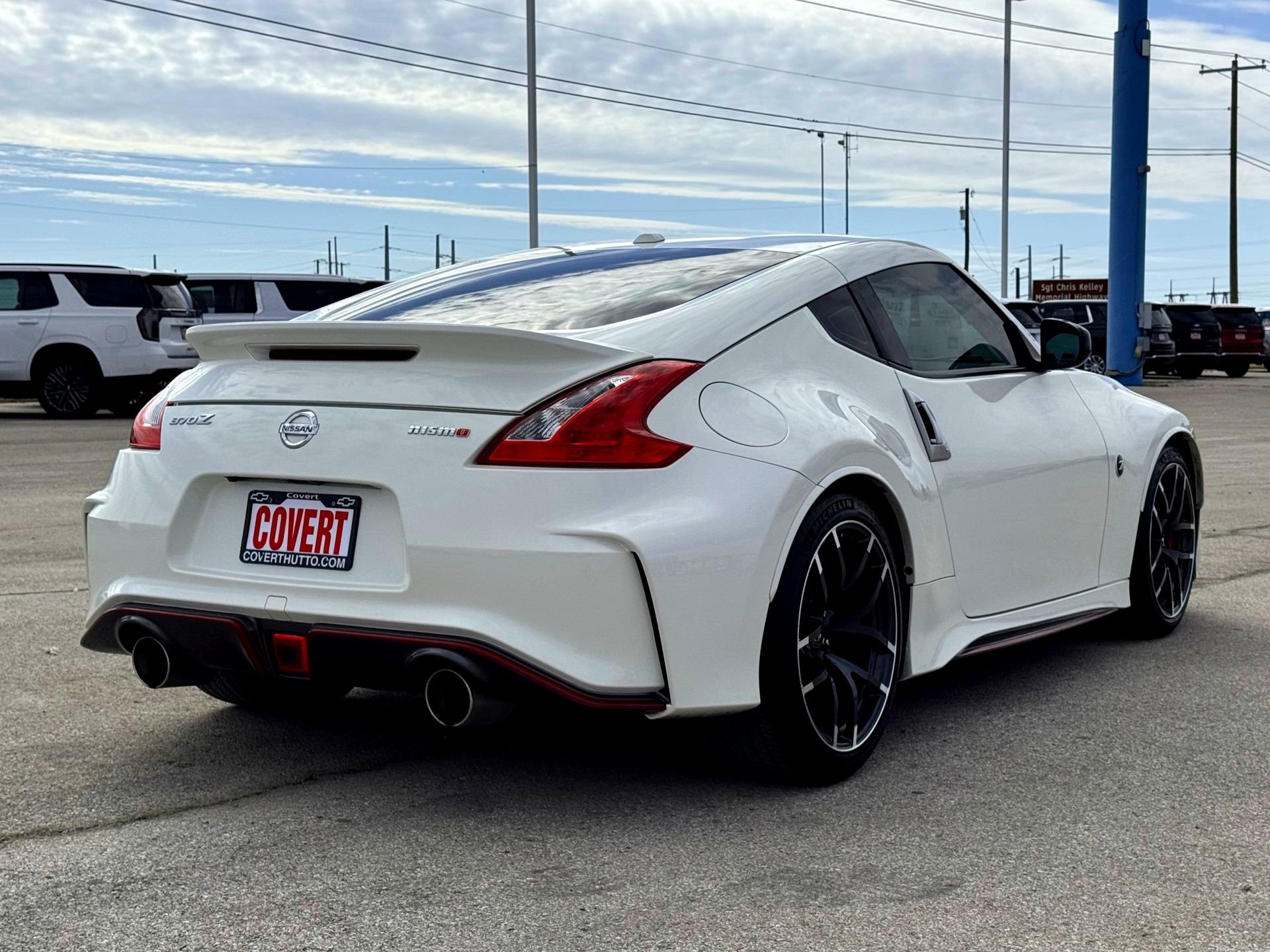 Used 2017 Nissan 370Z NISMO image 9