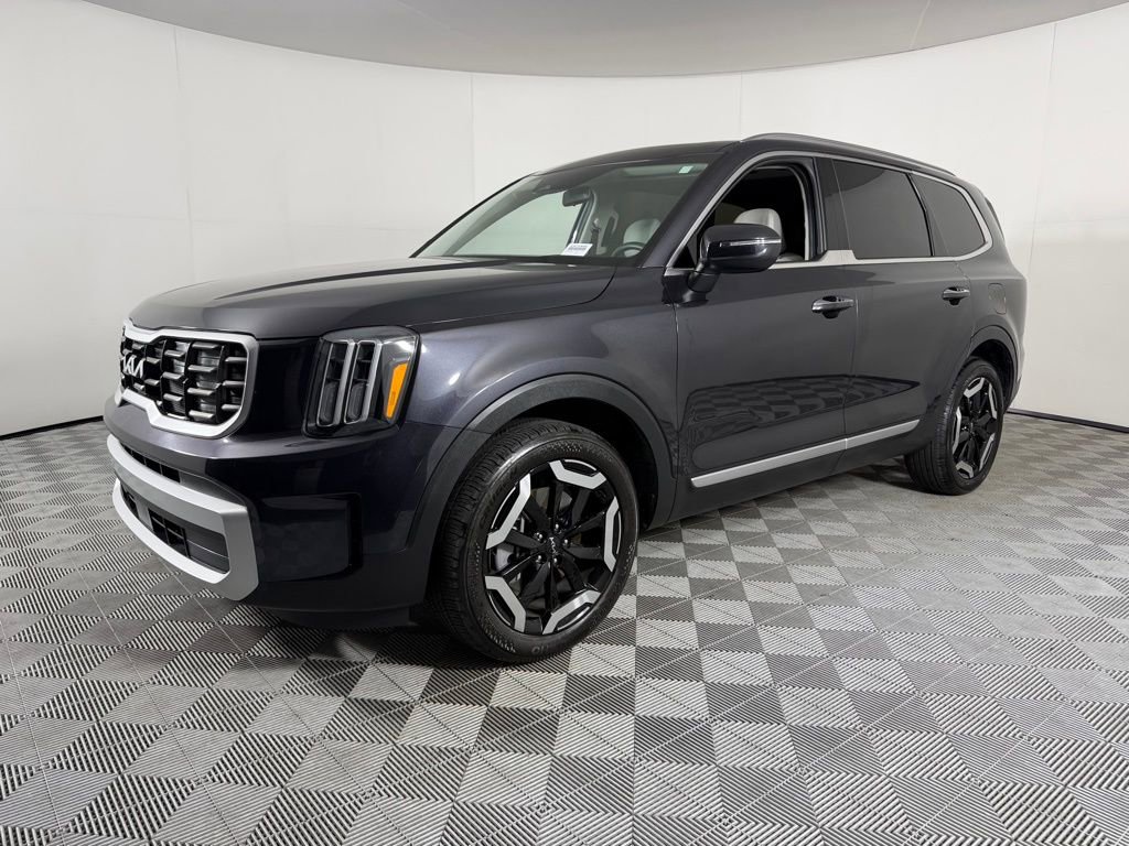 Used 2025 Kia Telluride S image 8