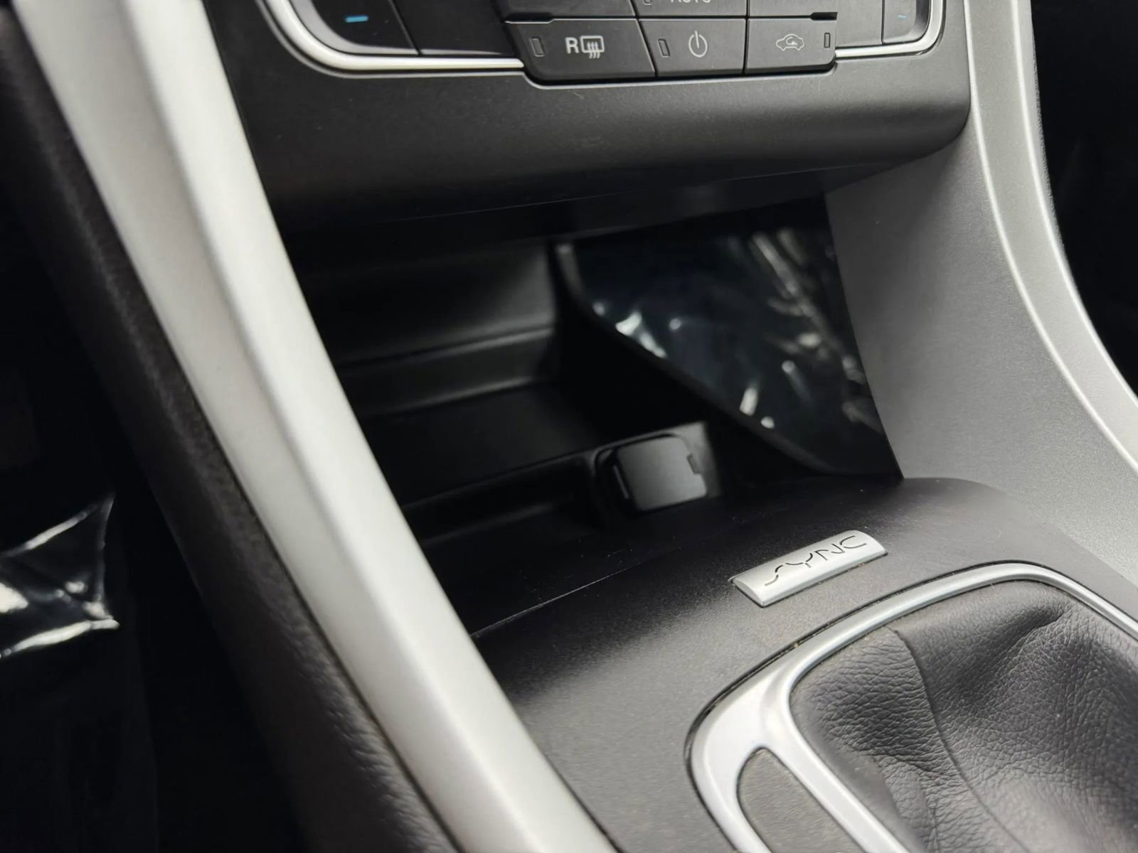 Used 2016 Ford Fusion SE image 22