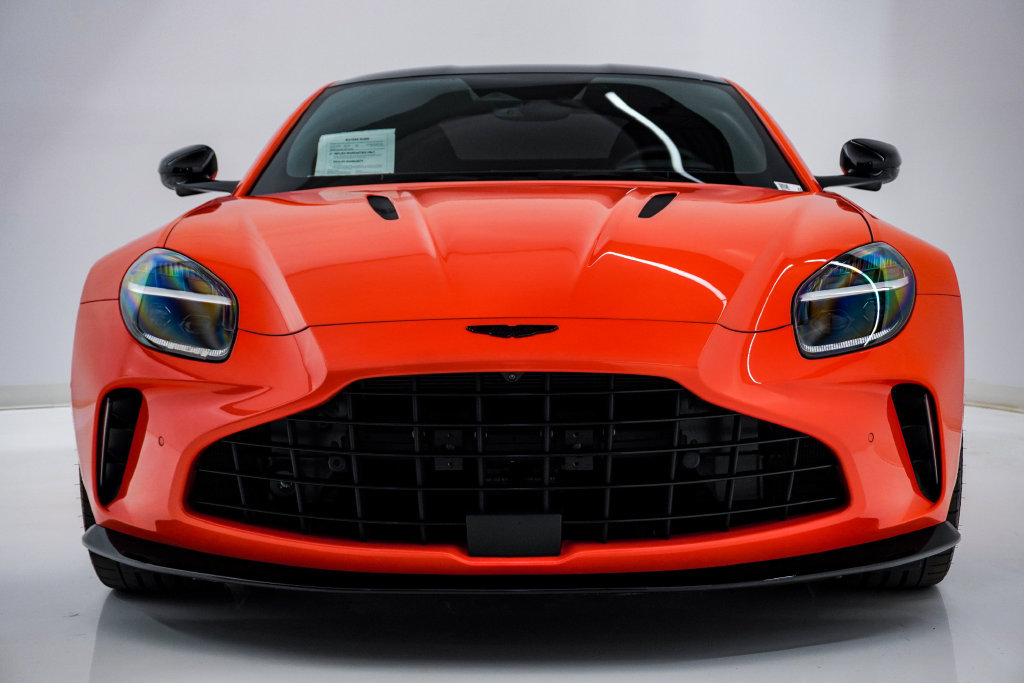 Used 2025 Aston Martin V8 Vantage Coupe RWD image 5