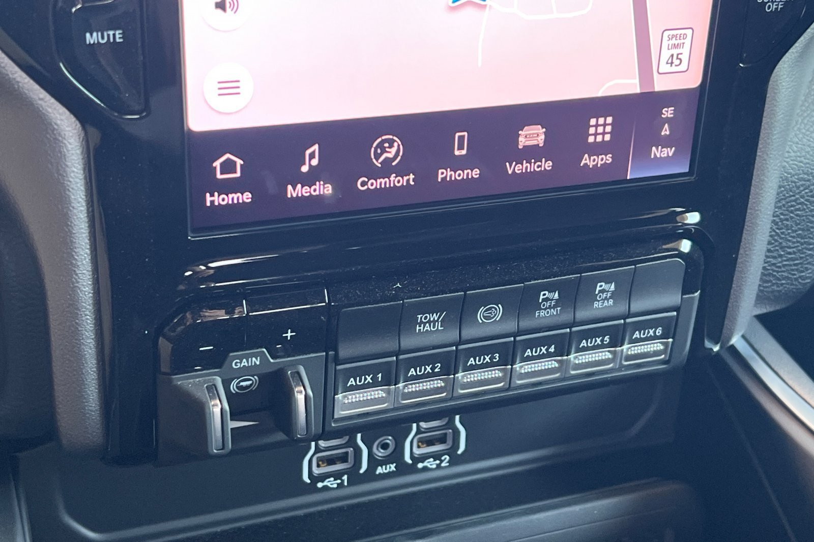 New 2026 RAM 3500 Big Horn AWD/4WD image 21