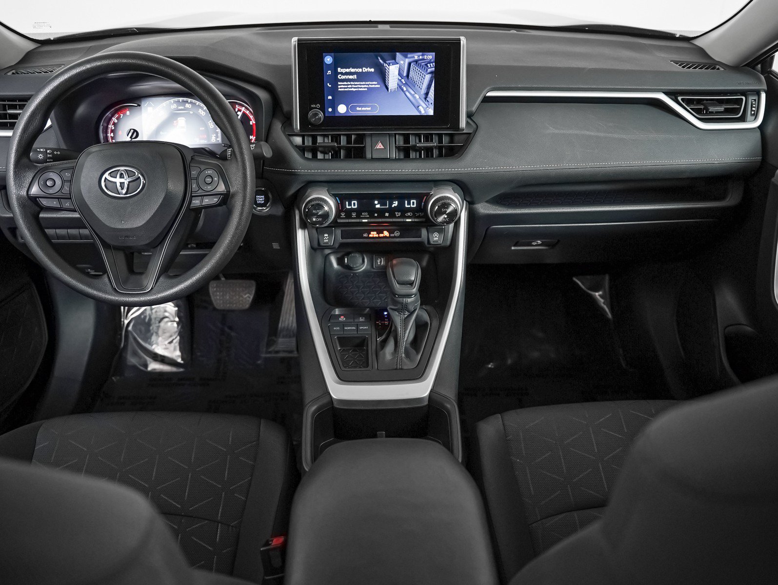 Used 2025 Toyota RAV4 XLE w/ Convenience Package FWD image 9