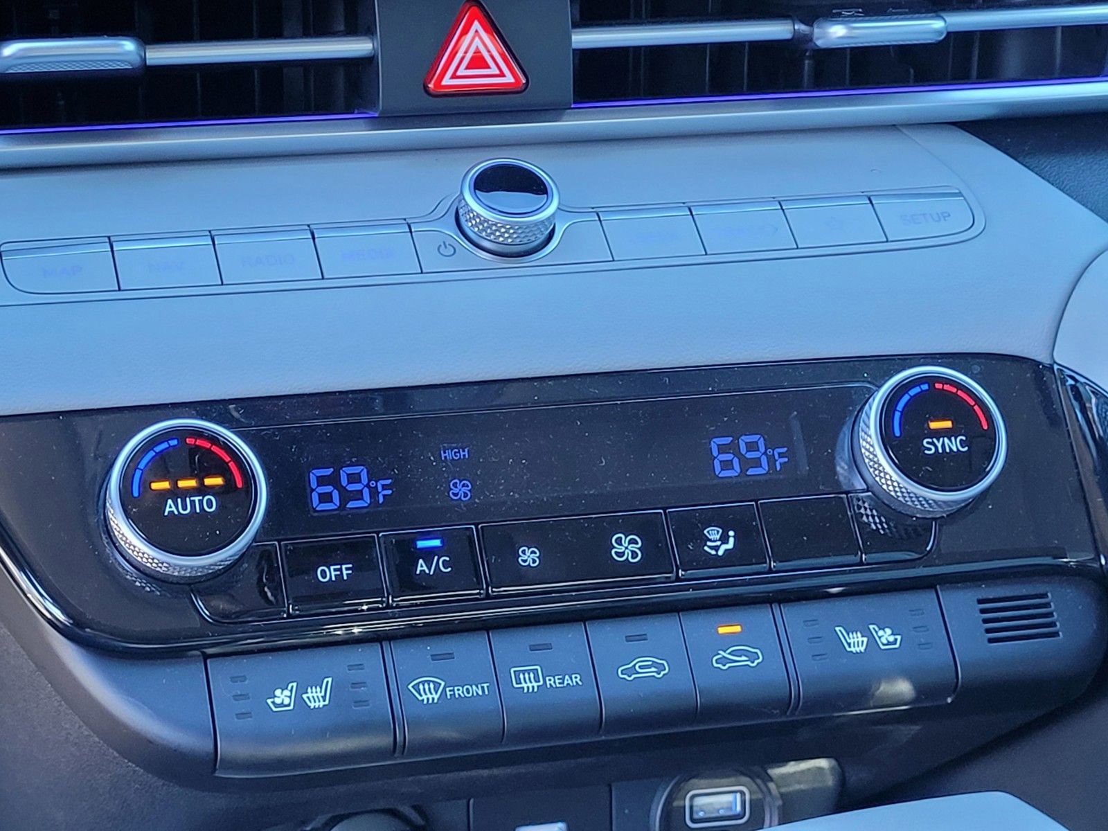 Certified 2023 Hyundai Elantra Limited image 26