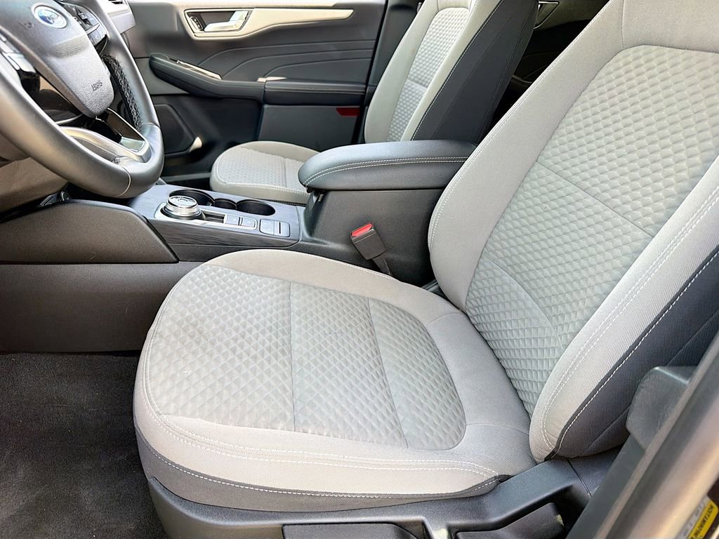 Used 2021 Ford Escape SE w/ Cold Weather Package image 26