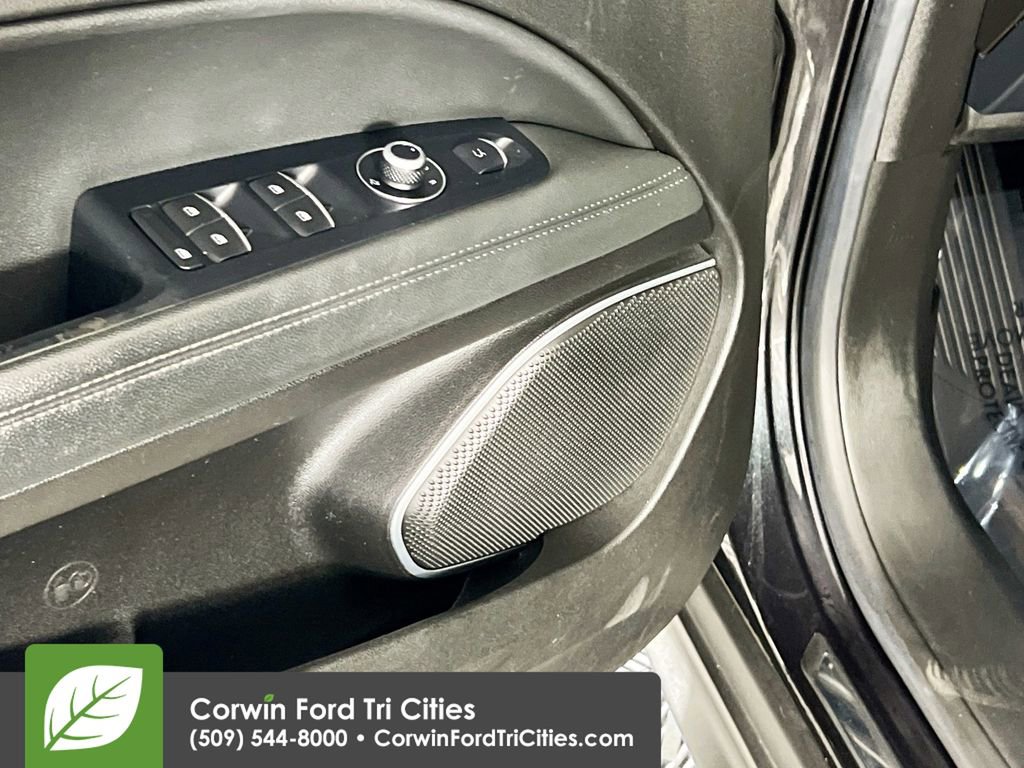 Used 2018 Alfa Romeo Stelvio Ti AWD/4WD image 13