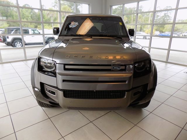 Used 2022 Land Rover Defender 110 X-Dynamic SE AWD/4WD image 2