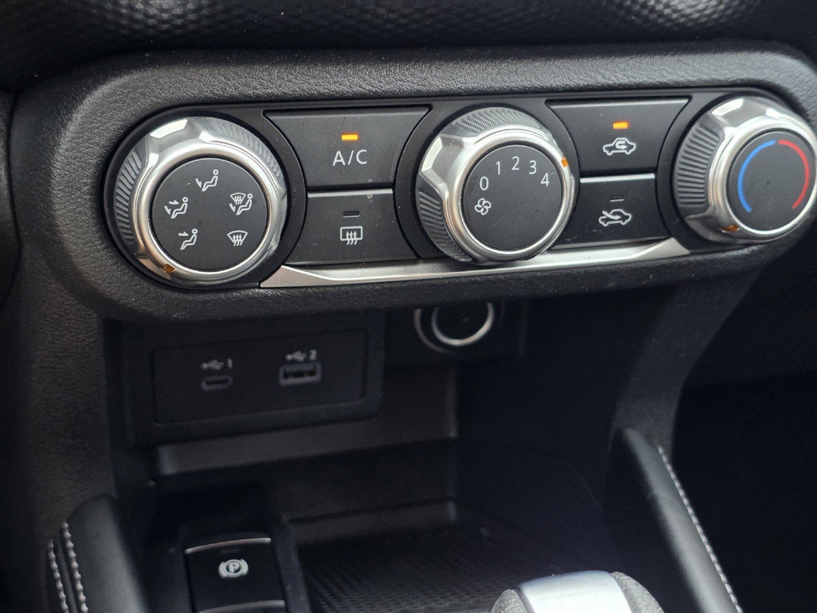 Used 2023 Nissan Kicks SV FWD image 22
