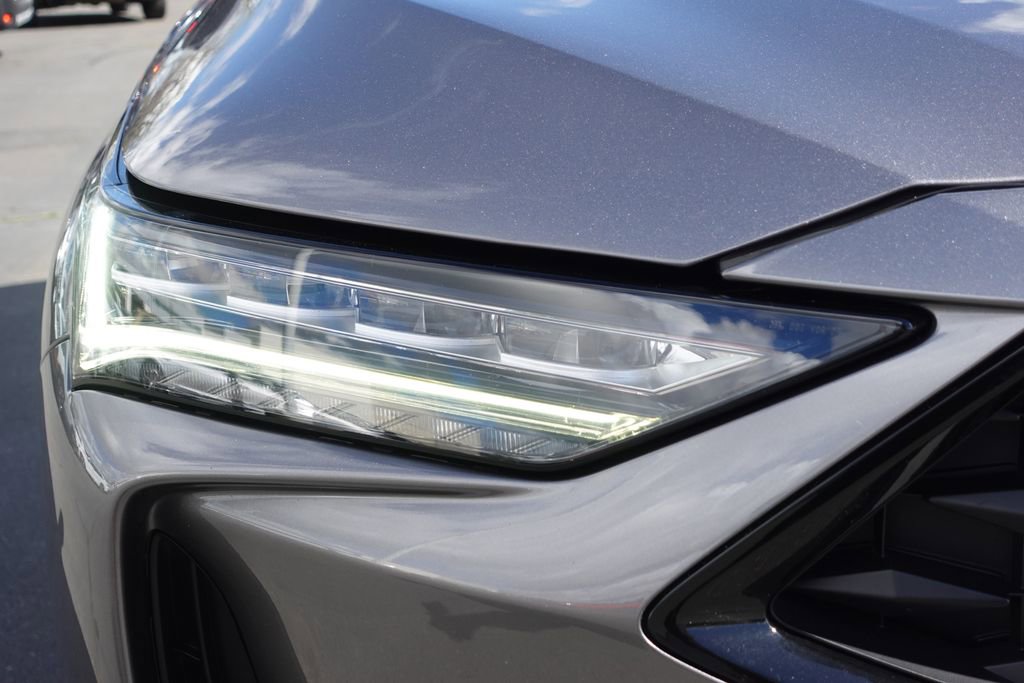 Used 2023 Acura MDX A-Spec image 3