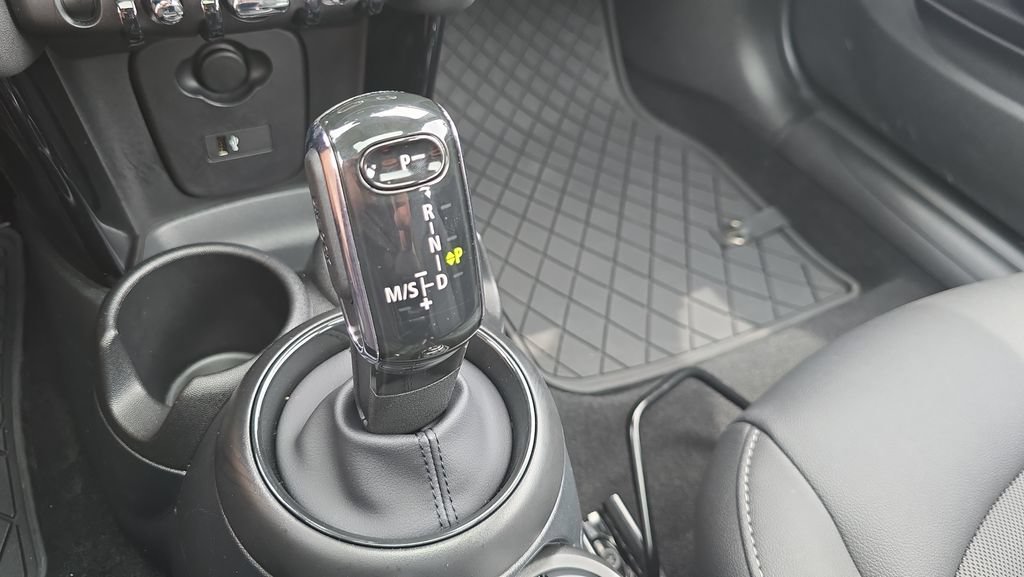 Used 2024 MINI Cooper 2-Door Hardtop FWD image 20