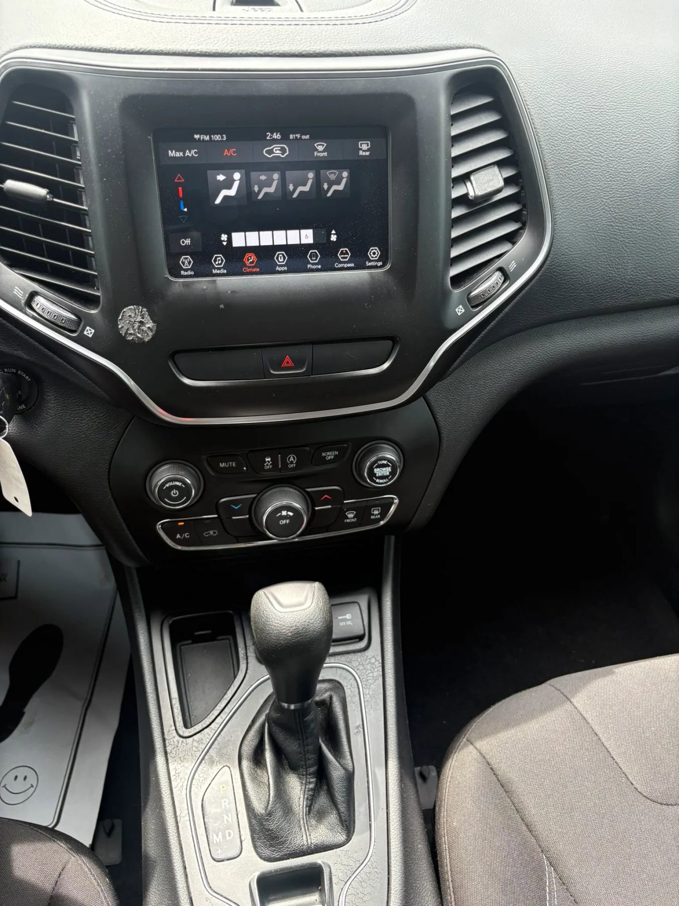 Used 2019 Jeep Cherokee Latitude w/ Popular Appearance Group image 10
