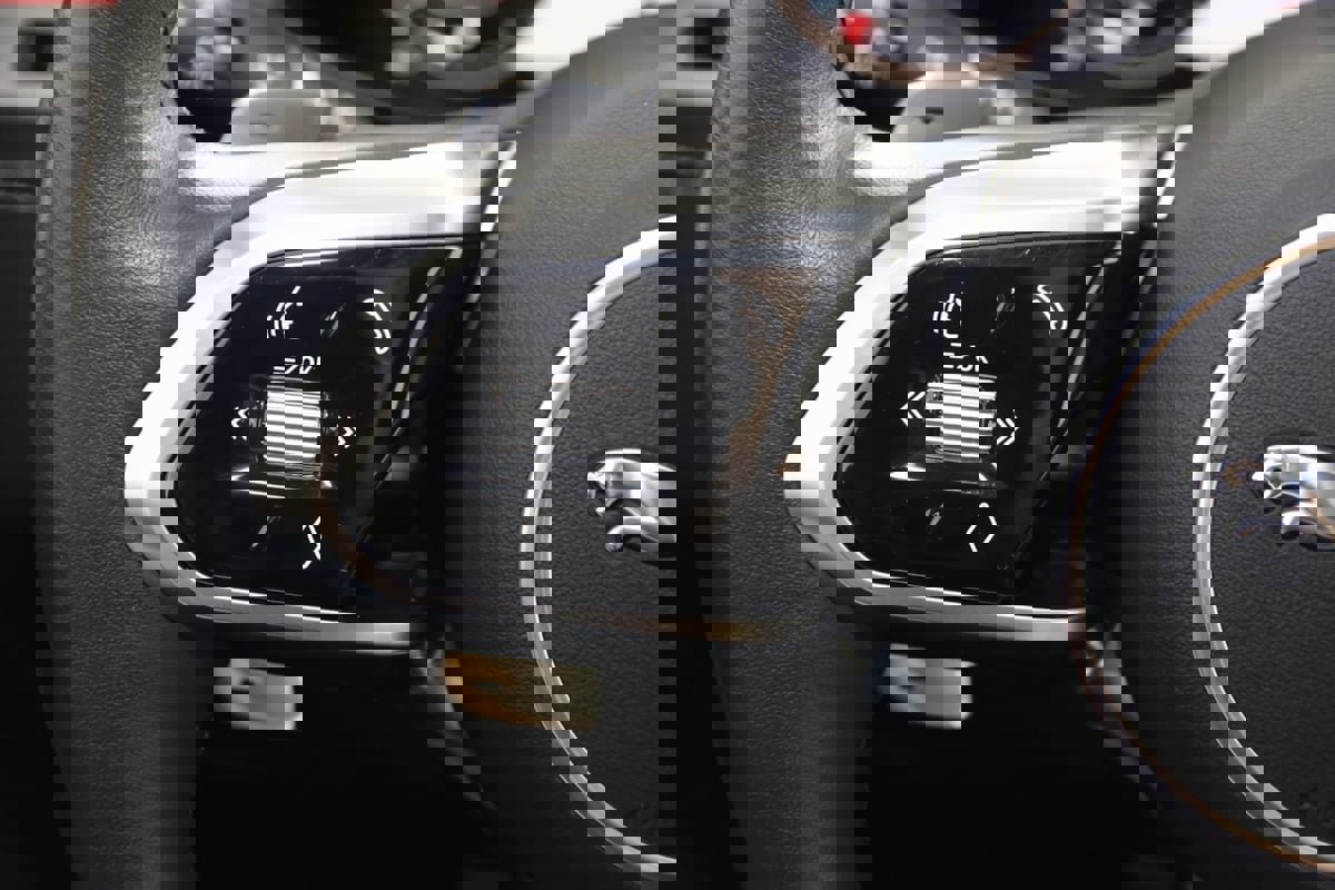 Used 2024 Jaguar XF R-Dynamic SE image 42