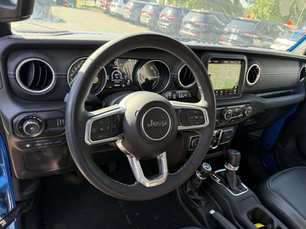 Used 2023 Jeep Wrangler Unlimited Sahara w/ Cold Weather Group AWD/4WD image 2