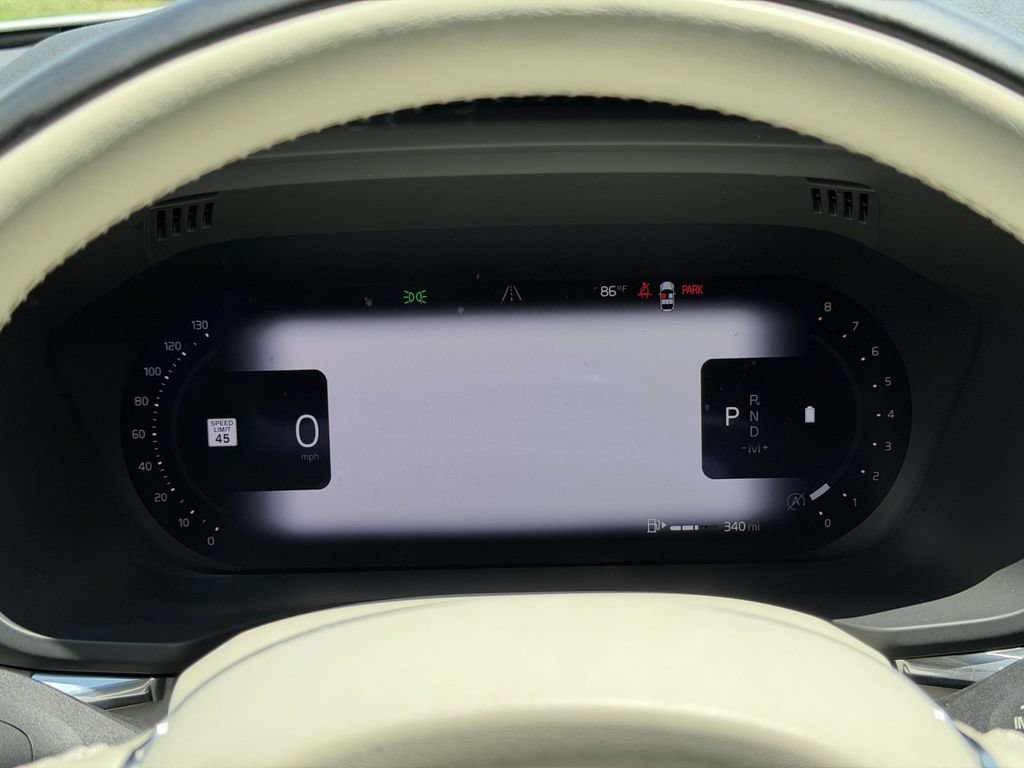 Used 2024 Volvo XC60 B5 Plus AWD/4WD image 11