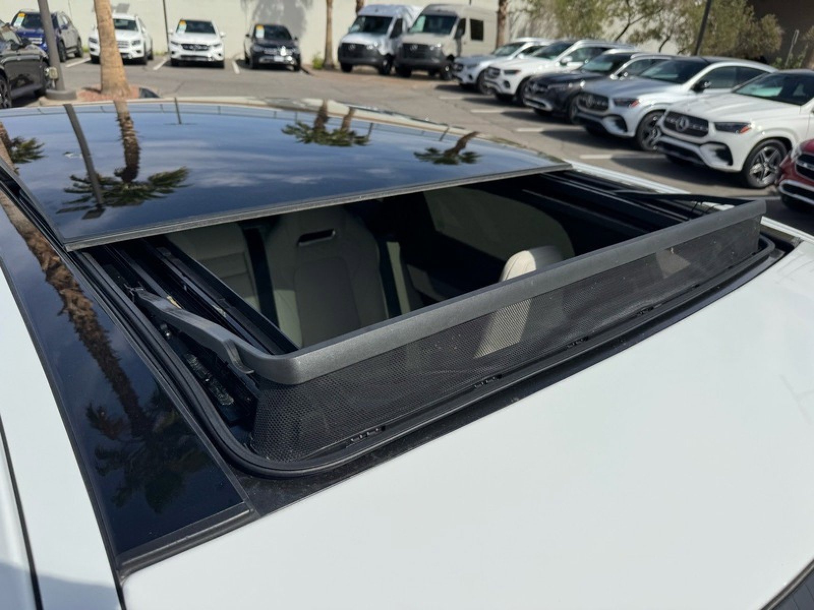 Used 2023 Jaguar F-PACE SVR image 26