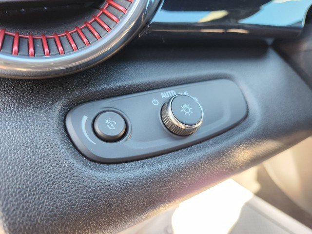 Used 2024 Chevrolet Trax RS w/ Sunroof Package image 33