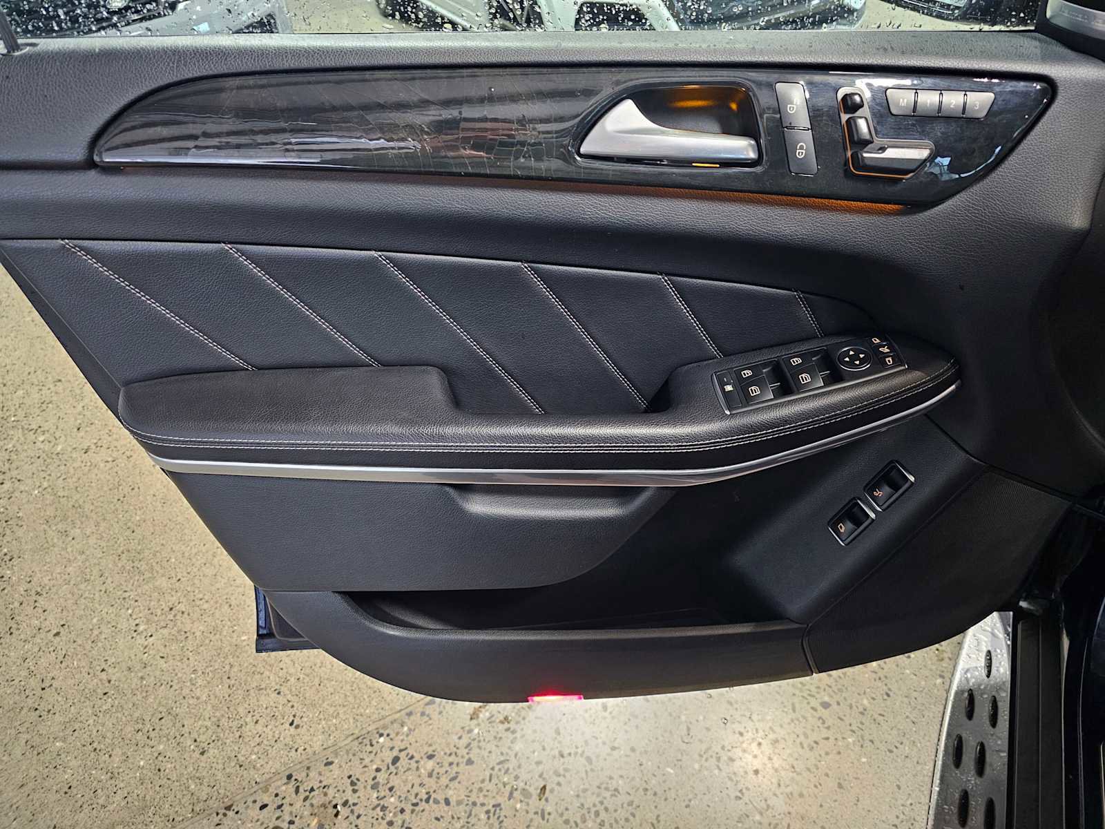 Used 2014 Mercedes-Benz GL 450 4MATIC image 23