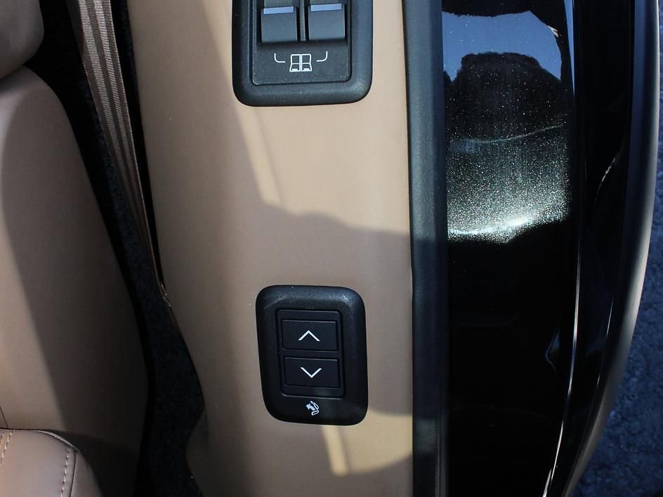 Used 2023 Land Rover Range Rover Long Wheelbase Autobiography image 42