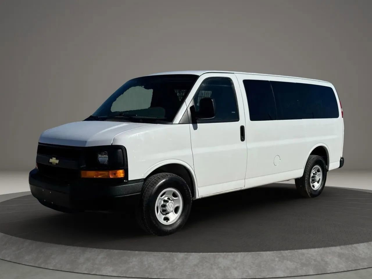 Used 2014 Chevrolet Express 2500 LS image 2
