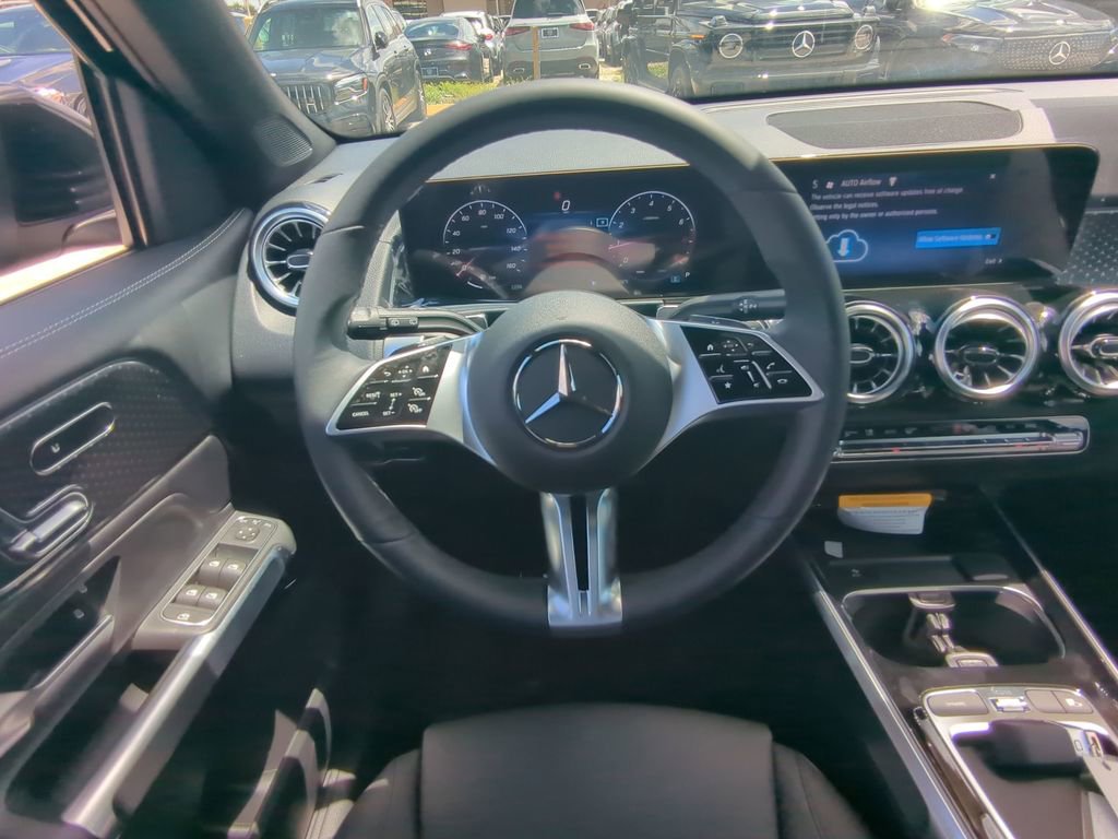 New 2025 Mercedes-Benz GLB 250 GLB 250 image 3