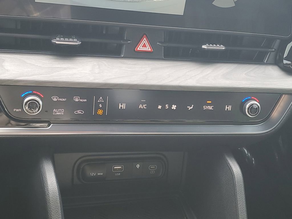 Used 2025 Kia Sportage X-Line image 18