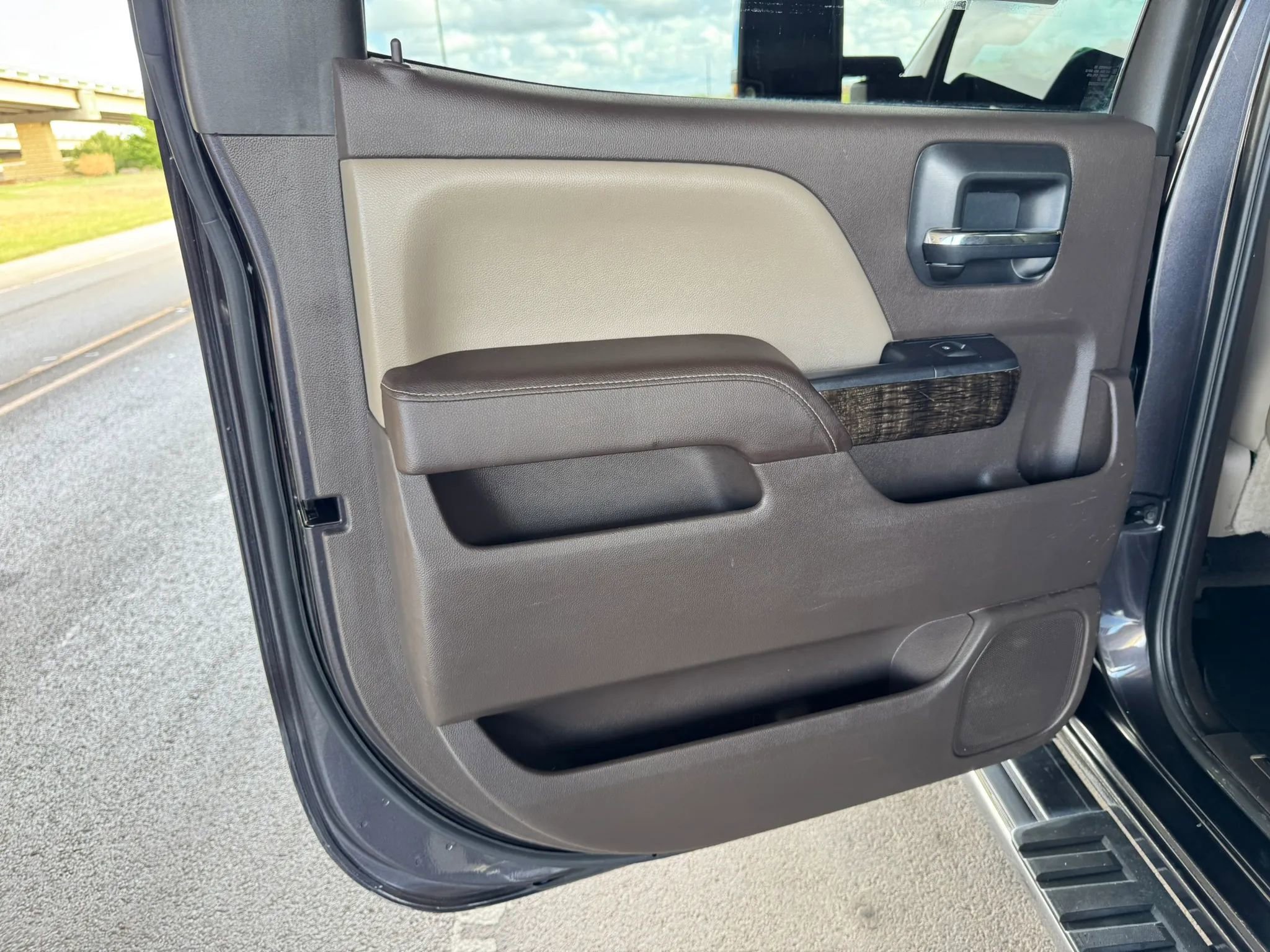 Used 2015 GMC Sierra 2500 Denali w/ Driver Alert Package image 19