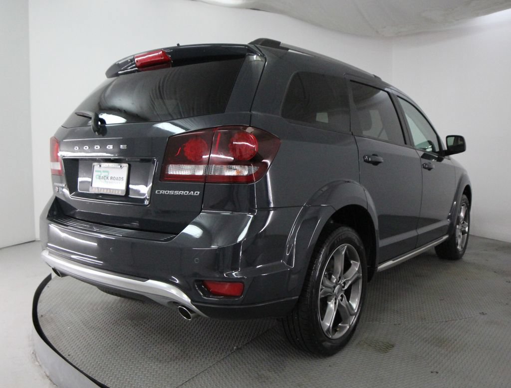 Used 2018 Dodge Journey Crossroad w/ Nav & Sun Group AWD/4WD image 9