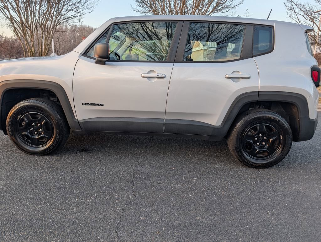 Used 2018 Jeep Renegade Sport w/ Power & Air Group image 2