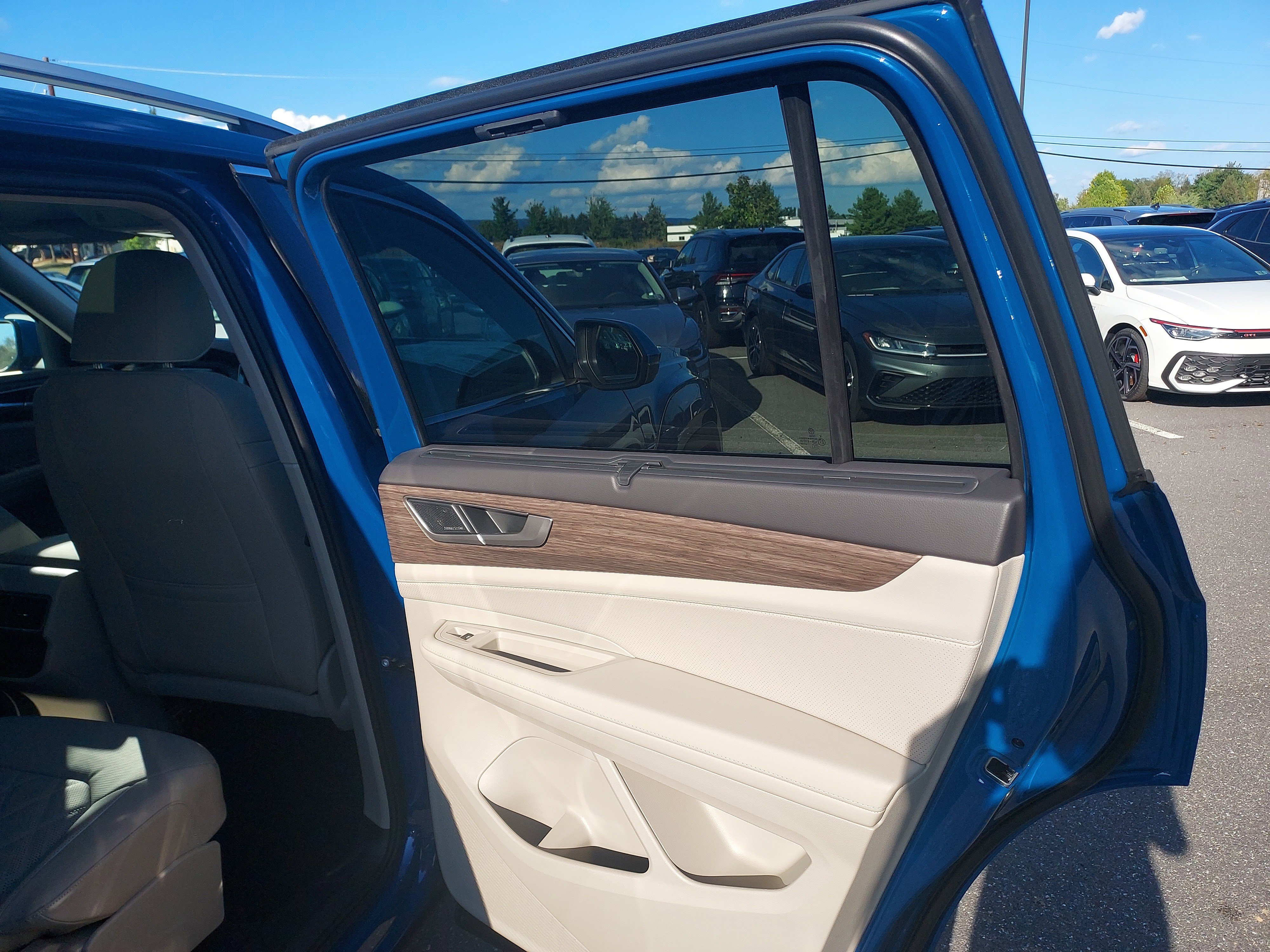 New 2026 Volkswagen Atlas SEL Premium R-Line image 23