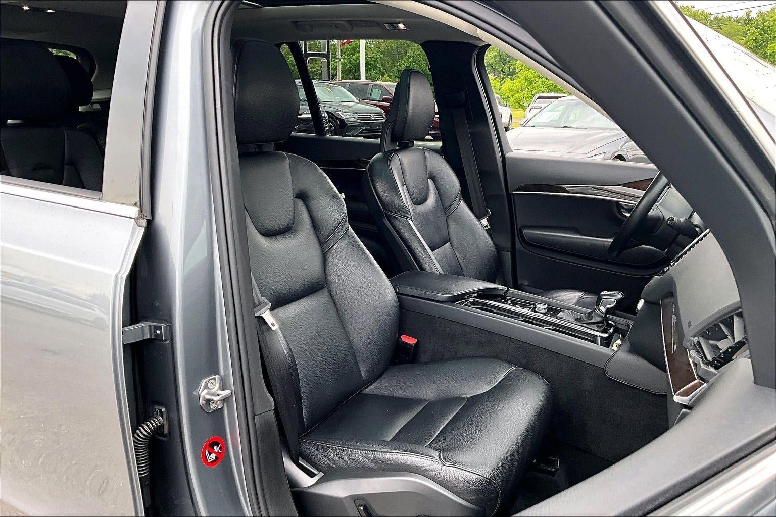Used 2016 Volvo XC90 T6 Momentum w/ Momentum Plus Package AWD/4WD image 7