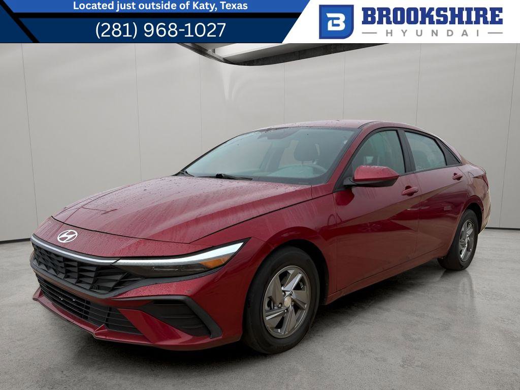 Used 2024 Hyundai Elantra SE FWD image 1