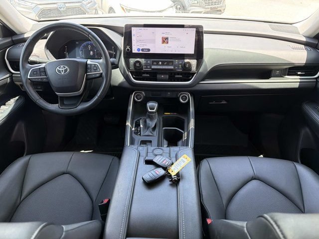 Certified 2024 Toyota Grand Highlander FWD image 23