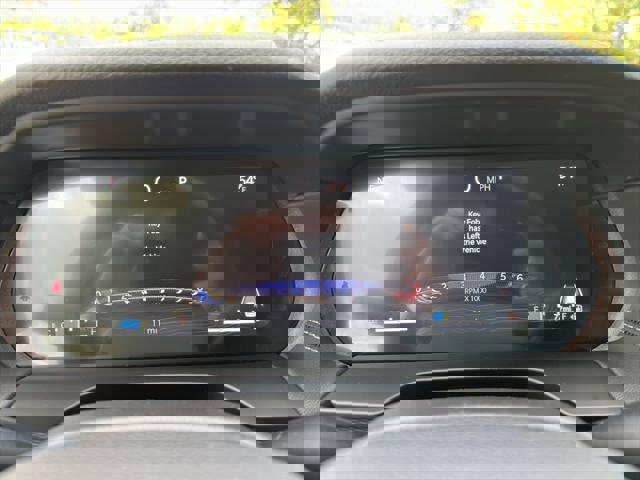 New 2025 Jeep Grand Cherokee Altitude image 32